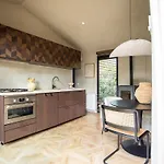 Semesterbostad Luxe Hottub Japandi Tiny House In Het Bos