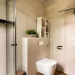 Luxe Hottub Japandi Tiny House In Het Bos 펜션 넌스피트