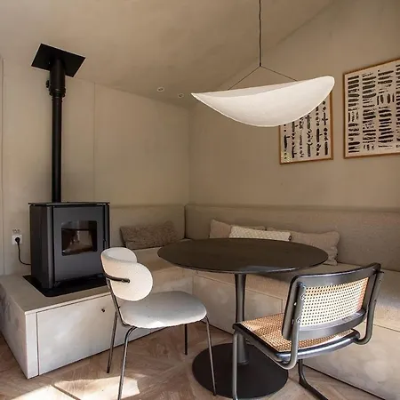 Luxe Hottub Japandi Tiny House In Het Bos Nunspeet