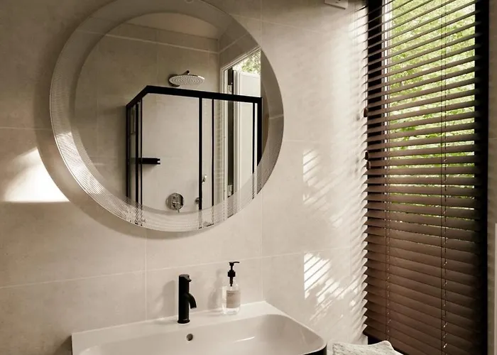 Luxe Hottub Japandi Tiny House In Het Bos